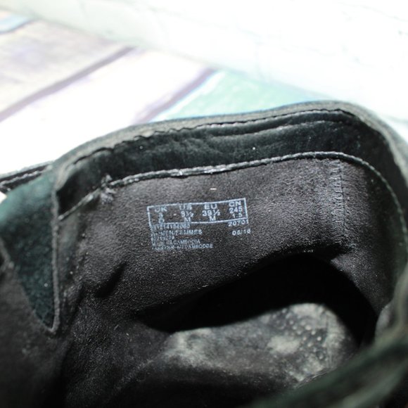 Clarks Black Shine Suede Strappy Side Zipper Ankle Heeled Booties 9.5 M - Picture 7 of 9